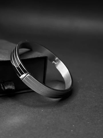 Men’s Silver Stainless Steel Minimalist Cuff Bracelet – Matte & Gloss Finish